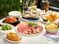 【豪華BBQプラン】120分飲み放題付き！定番プランに牛タンやホットドッグが加わったDELUXE BBQ