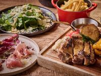 [Exclusive Dining Party Plan featuring 9 dishes] Charcoal-grilled prime beef and two types of meat including Miyazaki Kinako pork, etc. (for 4 or more guests)