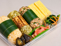 笹竹包みおにぎり弁当
