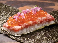 The autumn “Yokohama Ushimitsu HOT Restaurant 2026 Commemorative Course” features 8 carefully selected grilled dishes, including “Wagyu beef and salmon roe Yukke Dog,” “Meatcutlet Sandwich,” and “White Frozen Cold Noodles.”