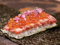 This autumn, our sister restaurant “Ginza Chikamitsu” is offering a special course to celebrate winning “100 Best Yakiniku Restaurants 2025”. It features 7 carefully selected grilled dishes, including “Wagyu beef and salmon roe yukke dog”, “minced meat cutlet sandwich”, and “white frozen cold noodles”.