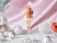 【平日】『大人のご褒美ストロベリーパフェ～ギフトボックス～』フレッシュないちごと可愛らしい白くまが彩る心ときめく冬のプレゼント 