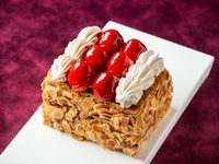 [Takeout] Strawberry mille-feuille half size (recommended for 2-3 people)