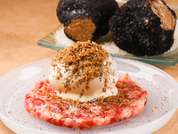 [Shinjuku Ushimitsu Grand Opening Course] We serve Wagyu crab and ikura yukke dog, truffle mayo yukke, doraburg (dorayaki hamburger) ~with homemade tartar sauce~, and white freezing cold noodles.