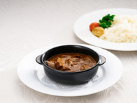 【ランチセット】丸ノ内ホテル 伝統のカレー ～国産牛使用～（12/1～）