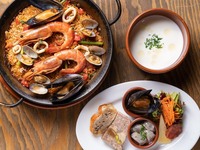 火ー木限定【ディナー・乾杯ドリンク付】選べる本格パエリアにタパス盛り合わせの前菜プレートも