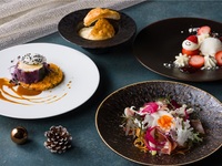 [12/24 & 25 | Dinner with live music] French cuisine enjoyed amidst the night views of the garden – a 5-course menu featuring salmon, scallops, lobster, and beef braised in red wine.