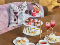 【CAFE｜土日祝】苺と紅茶のアフタヌーンティー（11/25～）