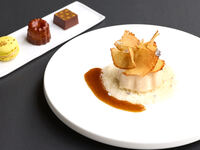 【Minimum 4 Guests】Early Festive 5 Course Anniversary Dinner with a Bottle of Wine (12/1～17 Only)