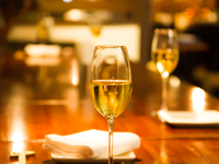 90-minute premium open bar including champagne & Master’s Dream