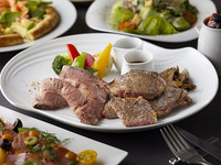11/20～【Meat-up! Camellia】黒毛和牛リブロースステーキ＋黒毛和牛ローストビーフ食べ放題＋フリーフロー付き