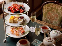 【Dessert Cafe】ストロベリーショコラアフタヌーンティー 【2027年1月12日～3月19日】