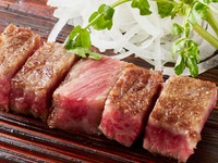 川岸牧場産神戸牛雌牛“ステーキセット”5万円