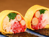 【新宿牛密开业纪念套餐】包含新品“牛密卷”、肉饼炸猪排三明治～配自制酱汁～，还有精心挑选的7种烤制料理，以及白色冷冻冷面。